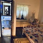 Rossa Apartment