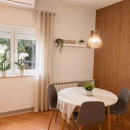 Rossa Apartman *